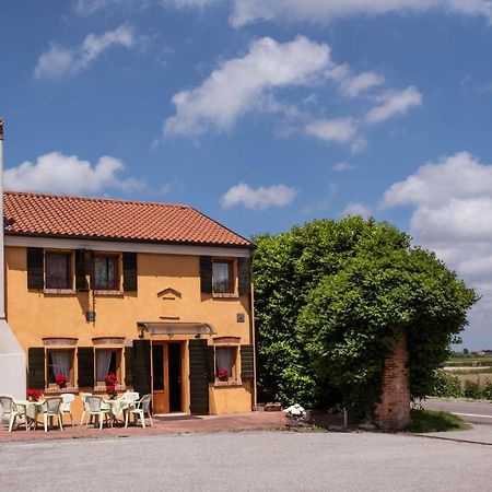 Agriturismo Le 4 Rose Vescovana Eksteriør billede
