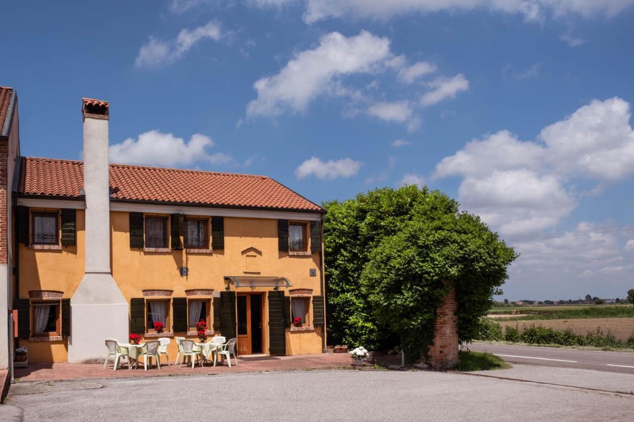 Agriturismo Le 4 Rose Vescovana Eksteriør billede
